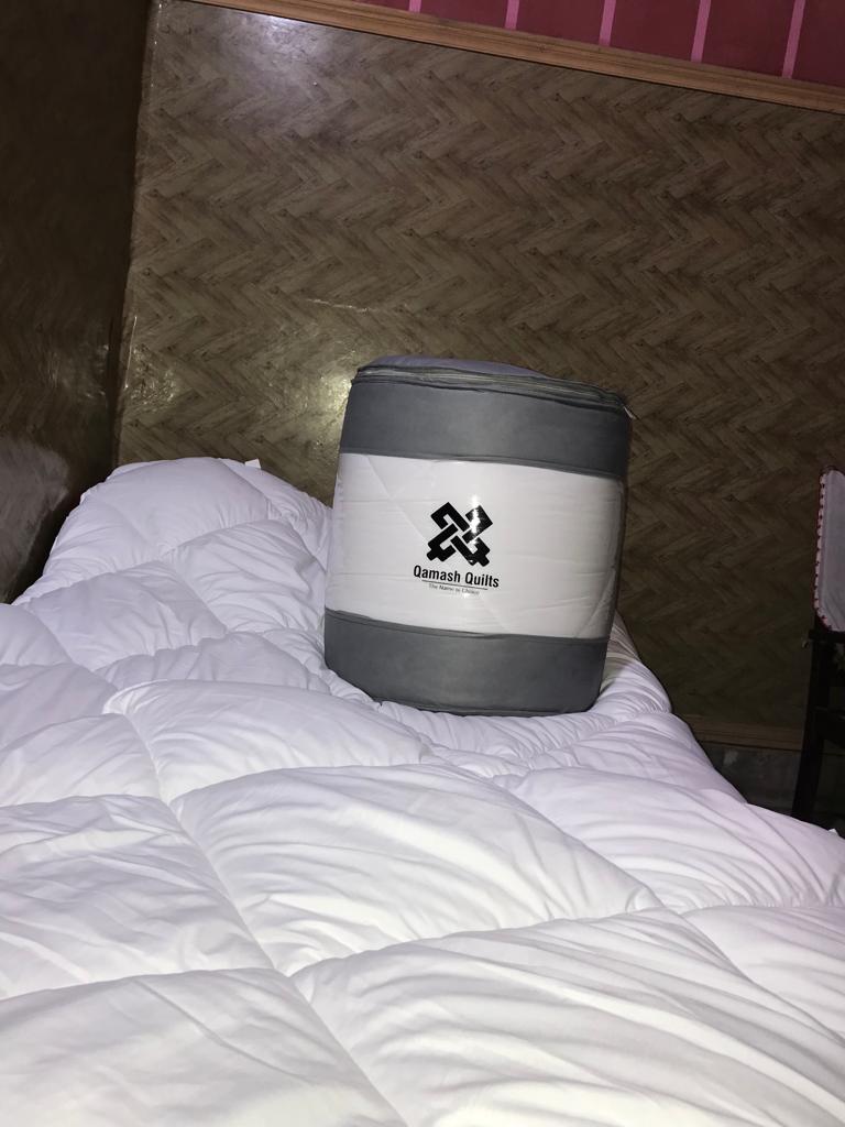 Luxury Silkonize Duvet Insert – 100% Micro Silkonized Filling, Box Stitching, Machine Washable (King / Single)