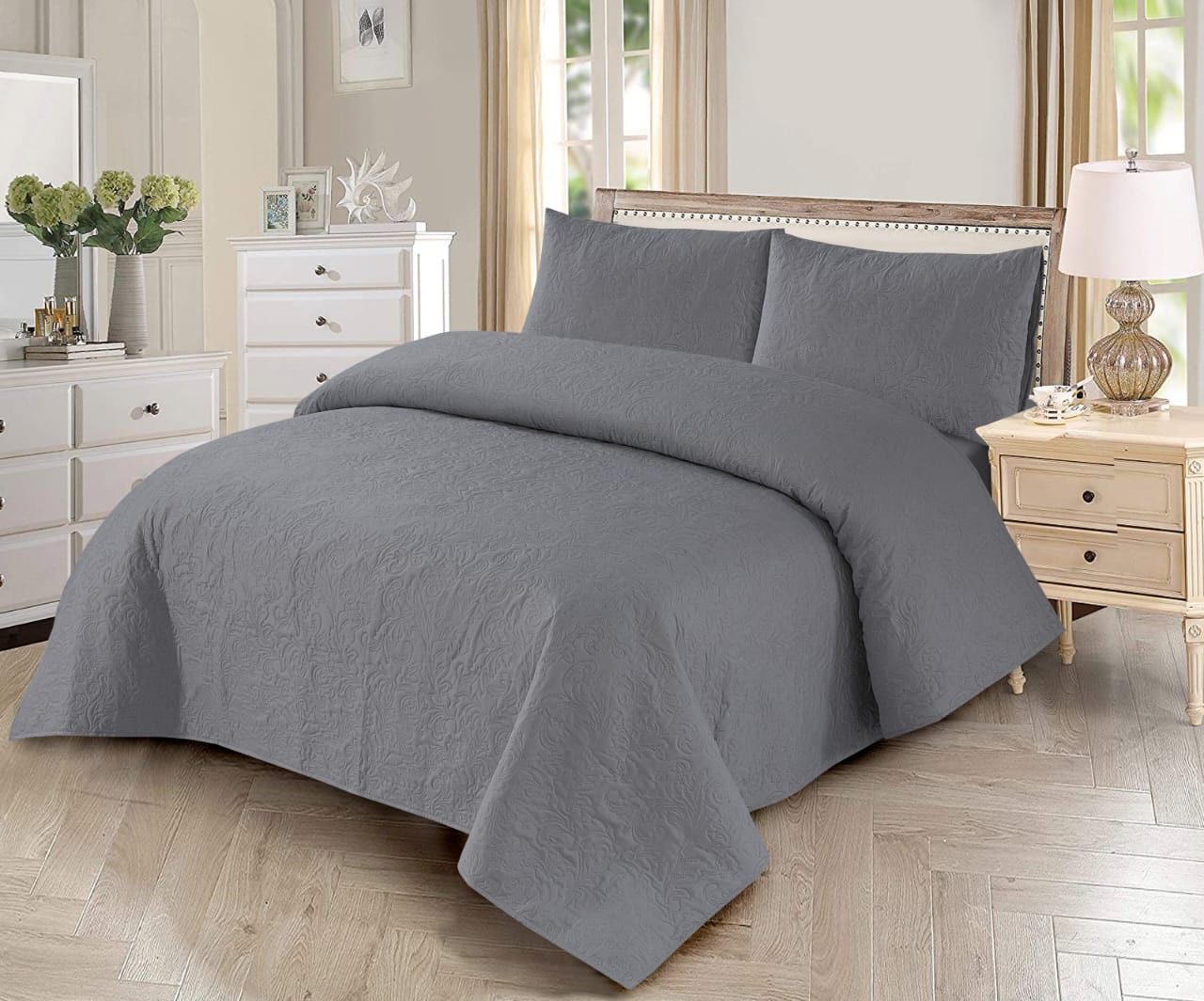 Premium King Size Bed Spread – Ultra Soft & Elegant Design